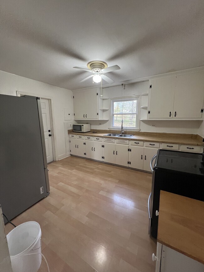 Photo - 215 Richmond Ave