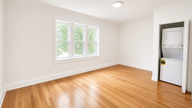 Photo - 3018 N Karlov Ave Unit 2