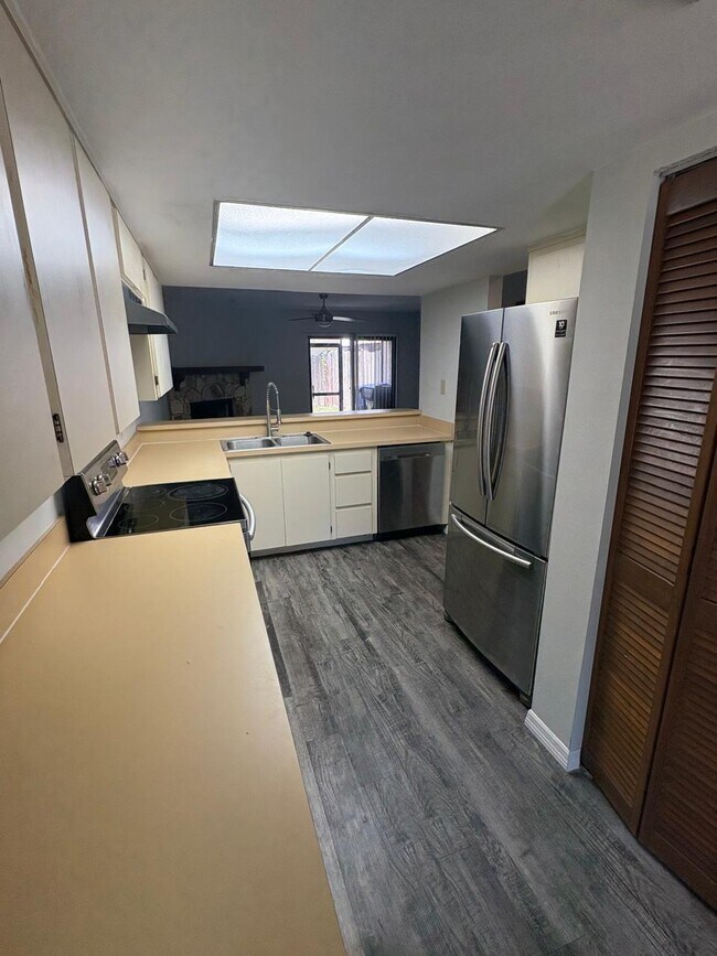 Photo - 1838 Foxhall Cir