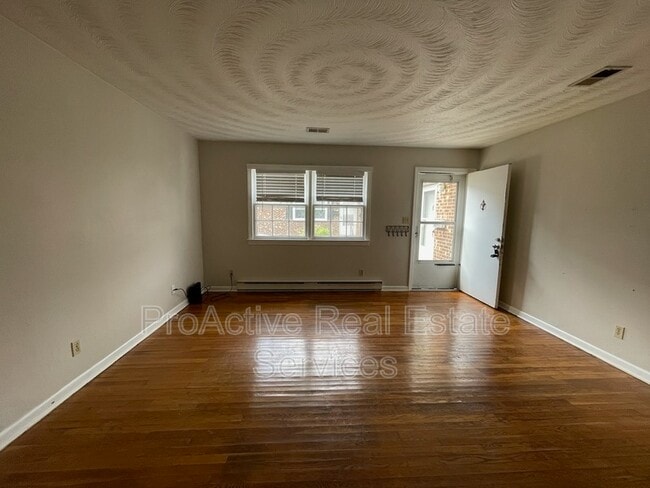 Photo - 9243 Atwood Ave Unidad A