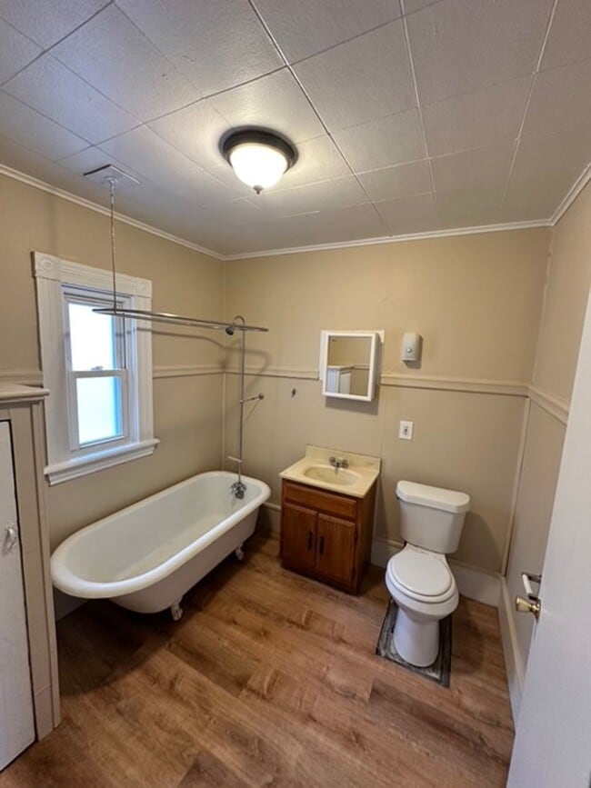 Photo - 490 Glenwood Ave Unit 490 Glen up