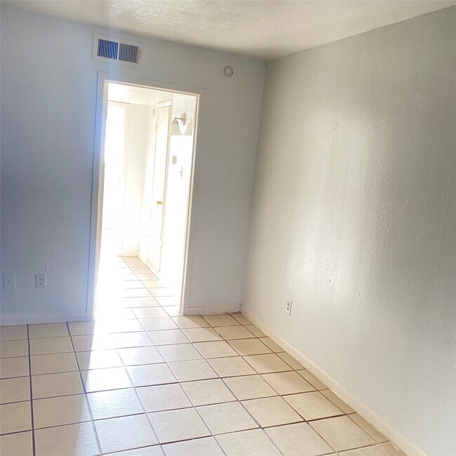 Photo - 5704 Edgemoor Dr Unidad 31