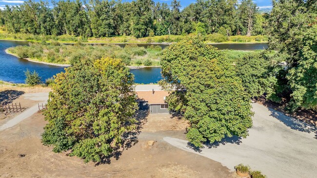39601 Santiam Bluffs Rd NE