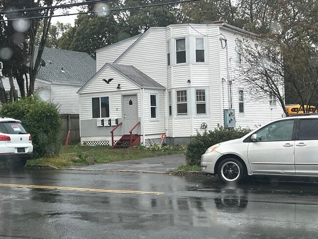 Photo - 72 Maple St Unidad 1st floor