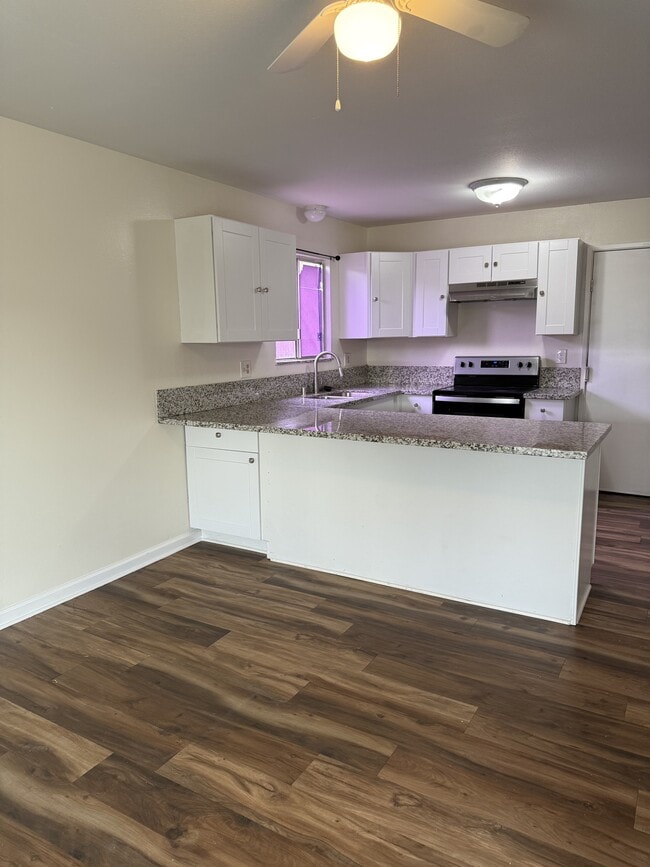 Photo - 683 Alpine Ave