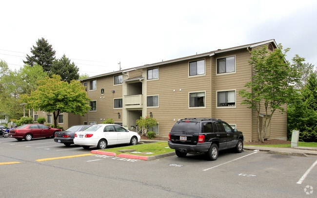 Building Photo - Parkwood Apartments