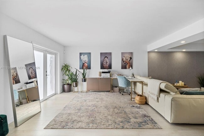 Photo - 918 NE 26th Ave