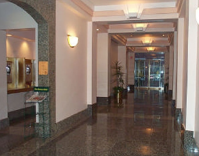 Photo - Lincoln Plaza II