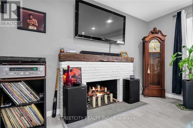 Photo - 200 Renfro Crescent