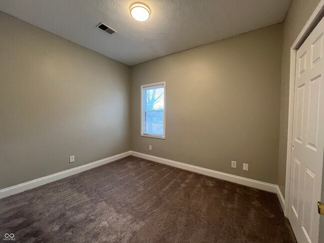 Photo - 1223 Union St