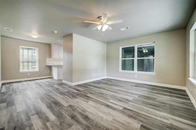 Building Photo - 8817 Emmott Rd Rental