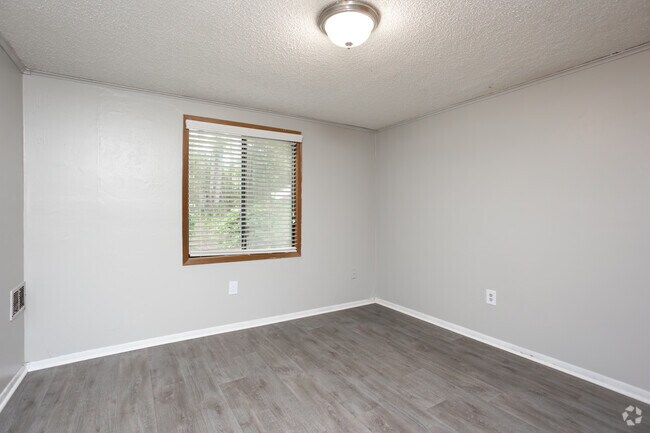 1BR, 1BA - 576SF - Primary Bedroom