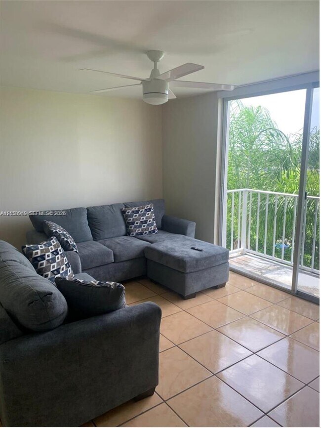 Photo - 1740 NW N River Dr Unit 623