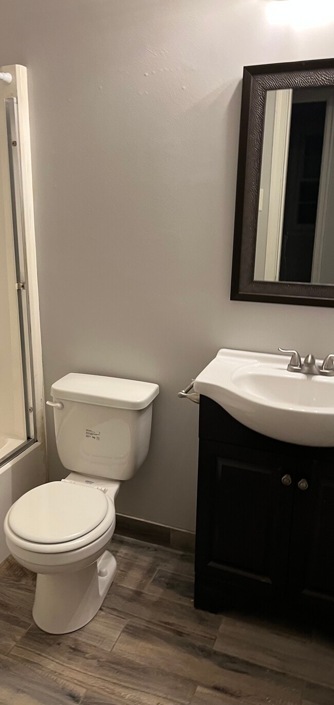 Photo - 547 Petty St