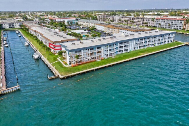 110 Shore Ct Unit 201