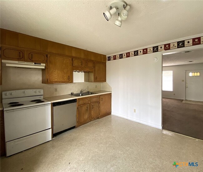 Photo - 4801 Rainbow Cir Unit 2