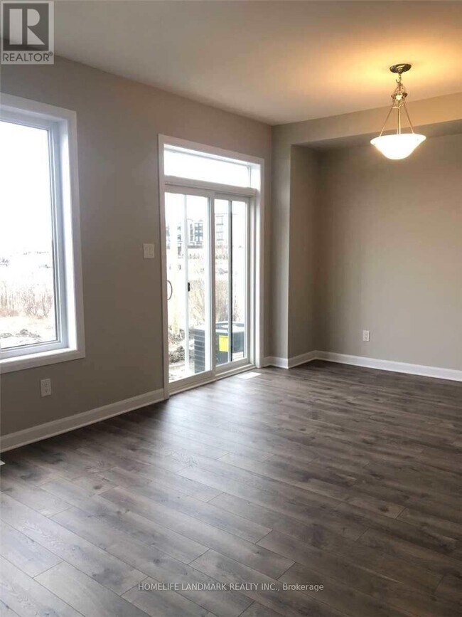 Photo - 542 Clemency Cres