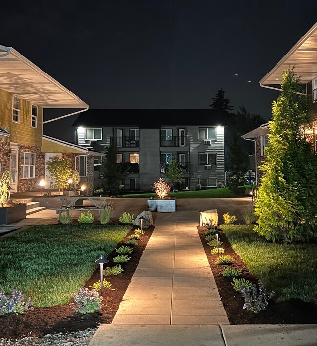 Noche en el patio. - Courtyard on Hogan
