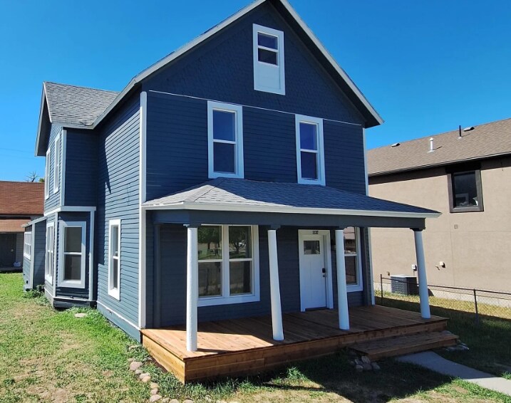 Photo - 1137 Main St