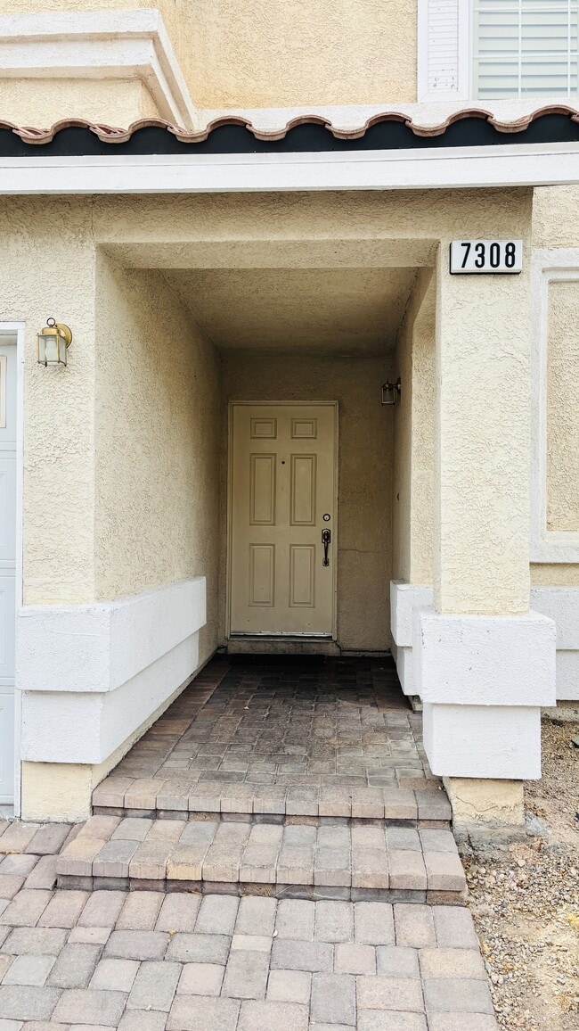Photo - 7308 Laburnum St