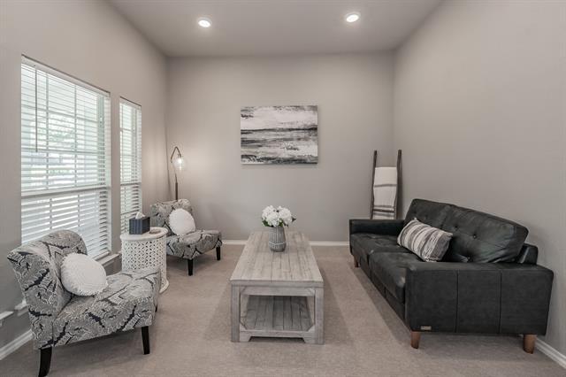 Photo - 5112 Keating St