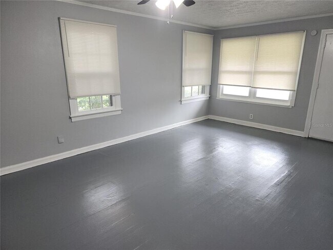 Photo - 1236 W 9th St