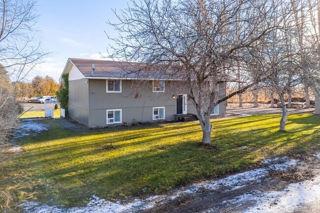 Building Photo - 3956 Rd L NE Unit L.2 #A