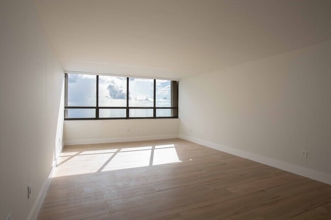 Photo - 3 Grove Isle Dr Unit # C707