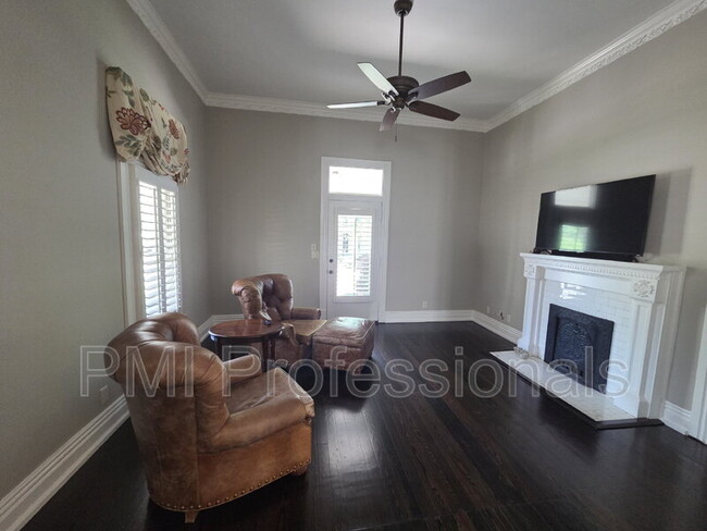 Photo - 401 E Main St