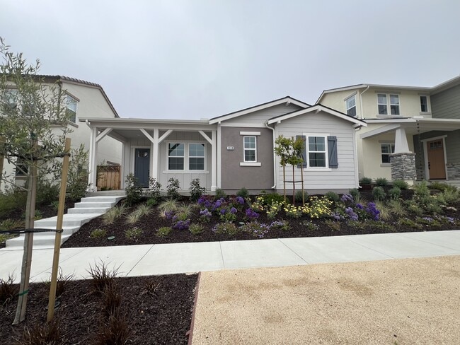 Building Photo - 3068 El Capitan Dr