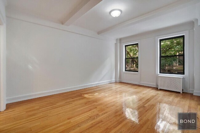 Building Photo - 315 W 102nd St Unit 2B Rental