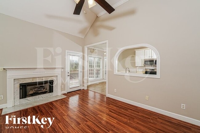 Photo - 136 Silverstone Ln