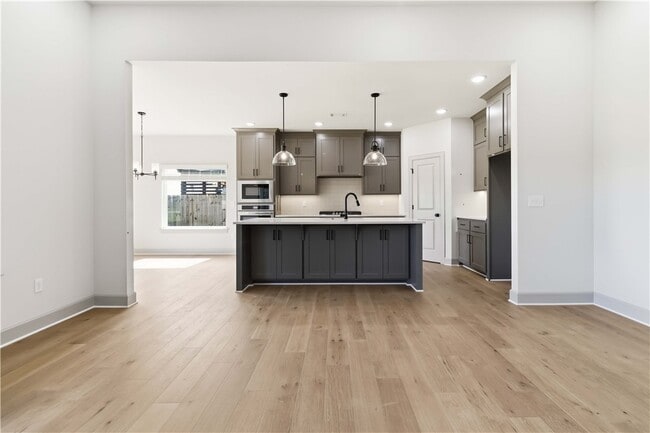 Photo - 970 Trestle Ln