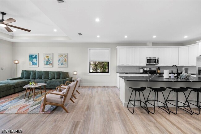 Photo - 3032 Woodside Ave