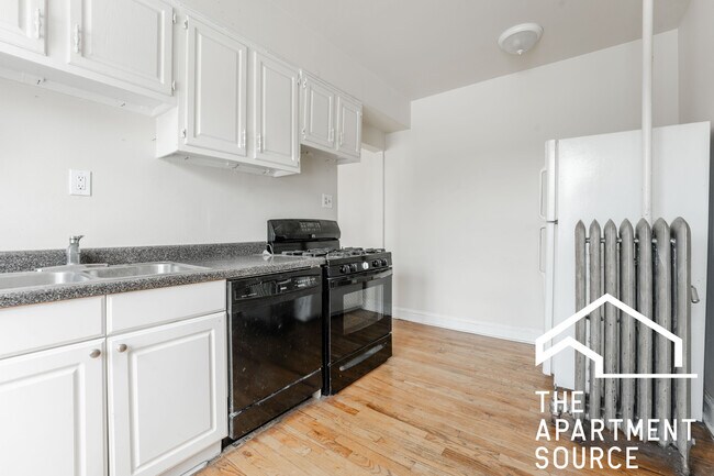 4409 N Kenneth Ave Unidad 1A