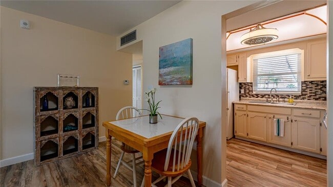 Photo - 5020 Brittany Dr S Unit 125