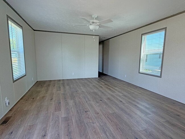 Photo - 14876 Washington Rd