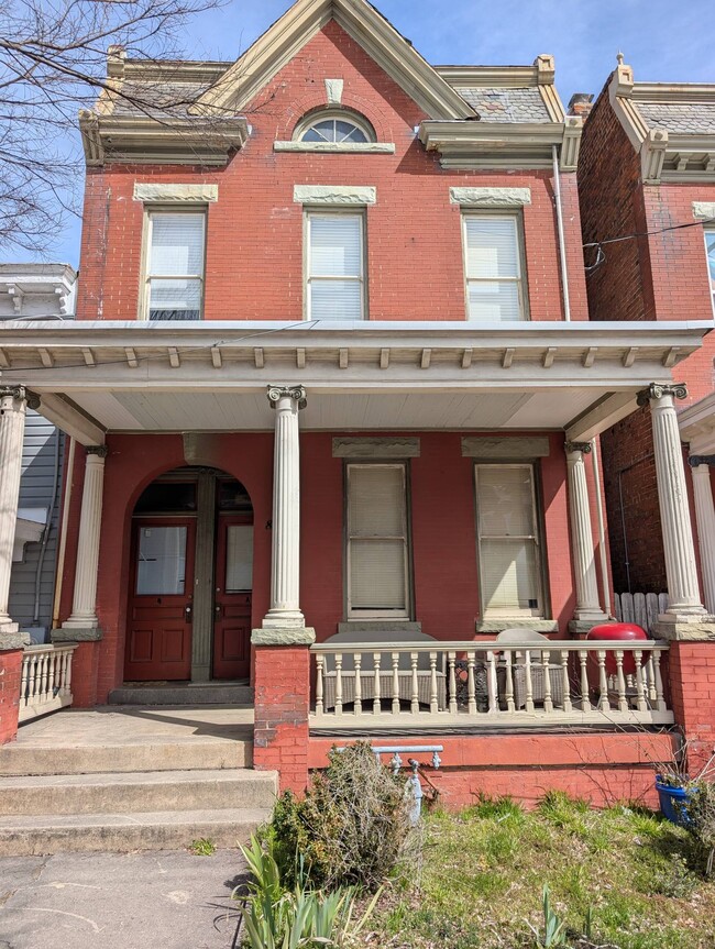 804 W Clay St