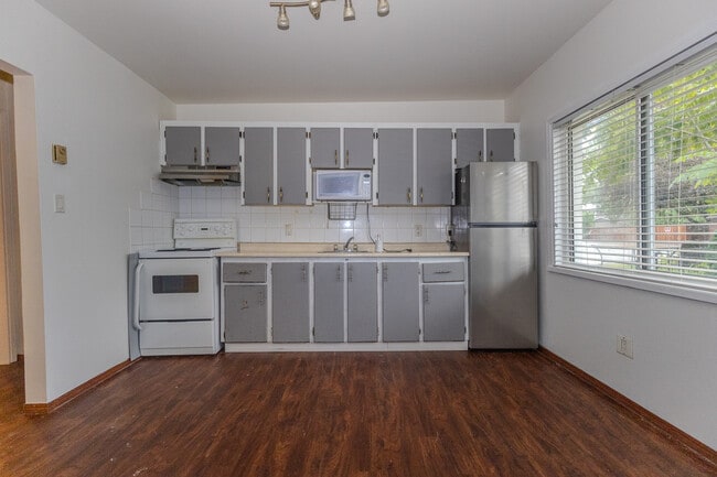 Photo - 2294 McKenzie Rd