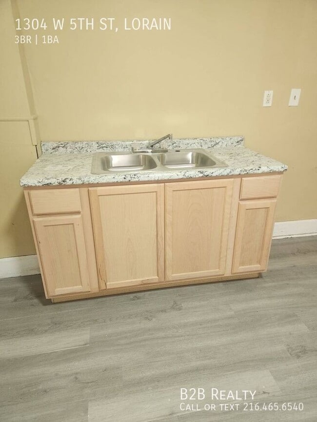 Photo - 1304 W 5th St Apartamento