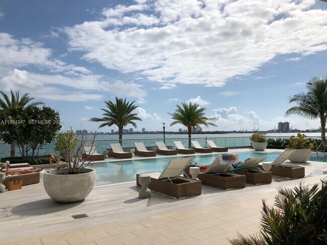 Photo - 2900 NE 7th Ave Unidad 3705