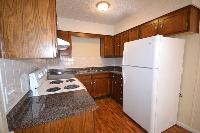 Building Photo - South Street Apartments Unit D