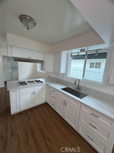 Photo - 8000 Ben Ave