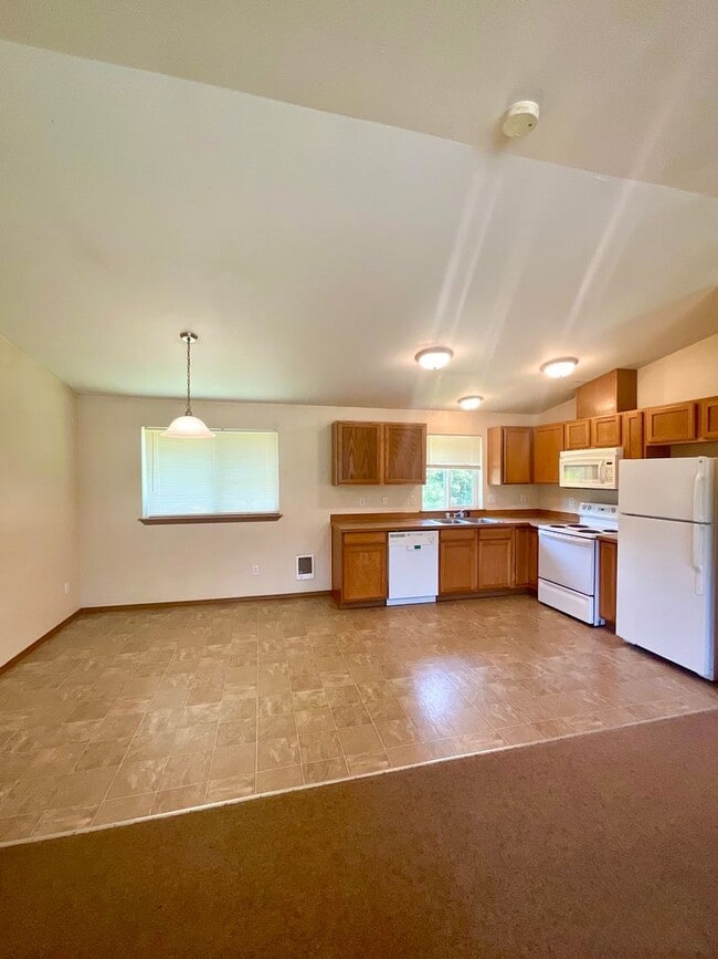 Photo - Spacious 3 Bedroom, 2 Bathroom Home!