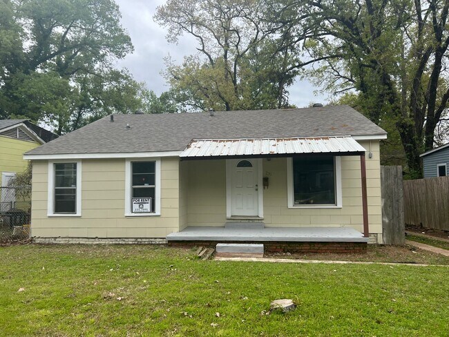 Photo - 231 E Wyandotte St