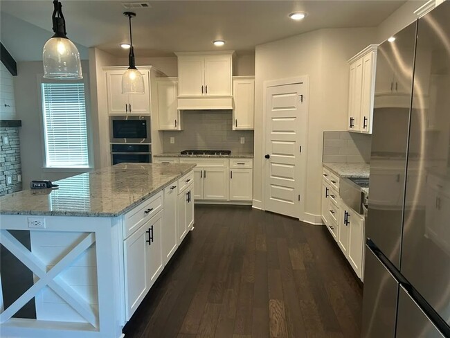 Photo - 1141 Red Maple St