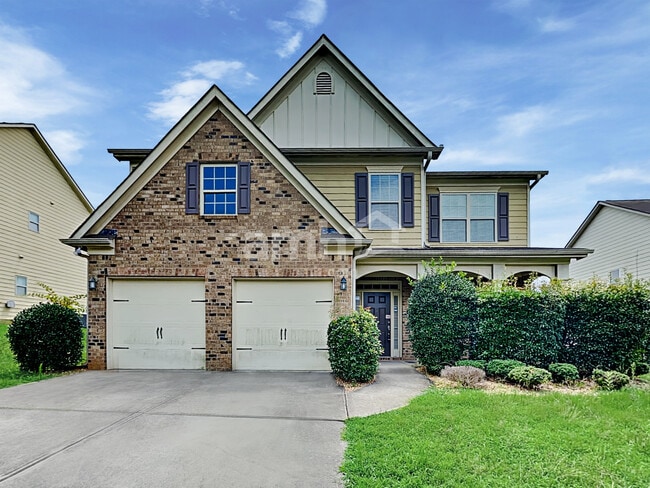 Building Photo - 850 Stonehaven Rd SW