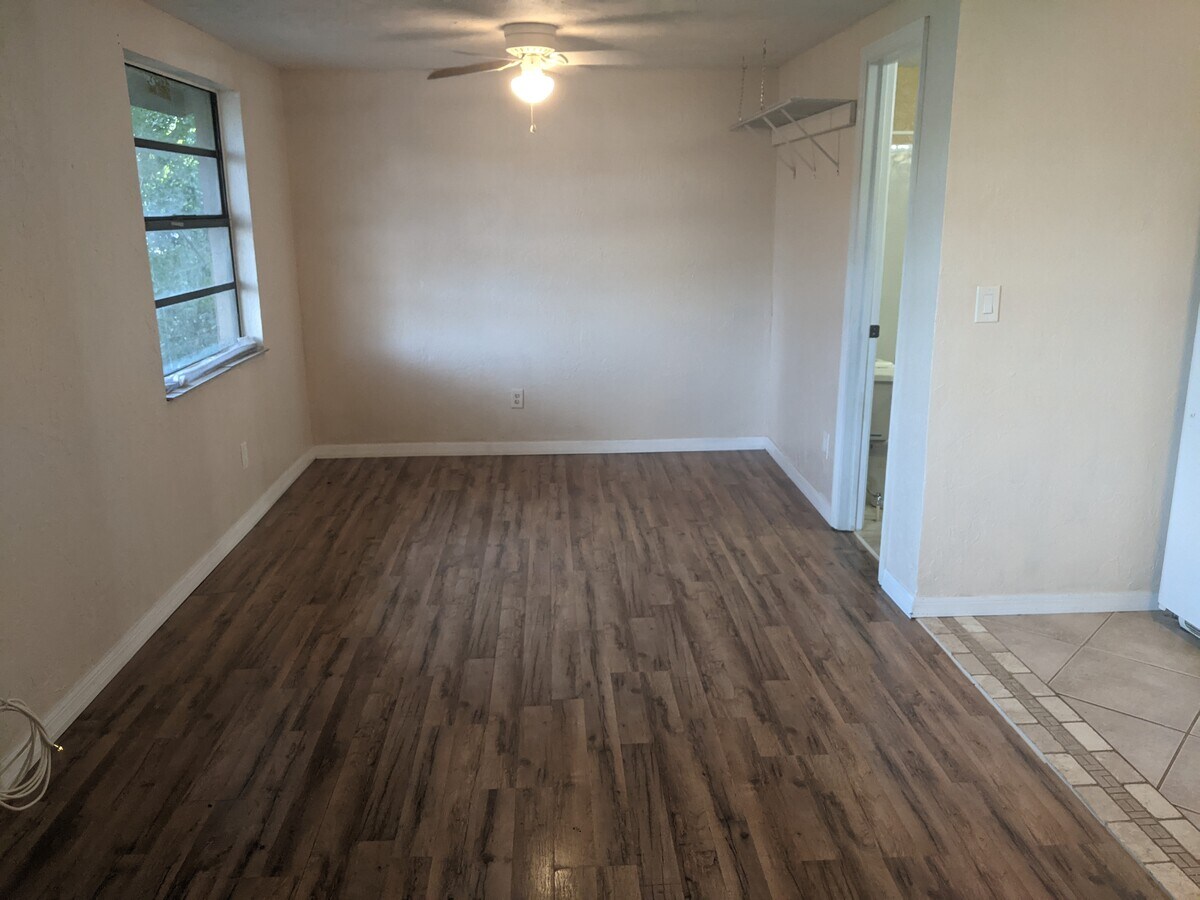 Photo - 406 N Osprey Ave Unit b