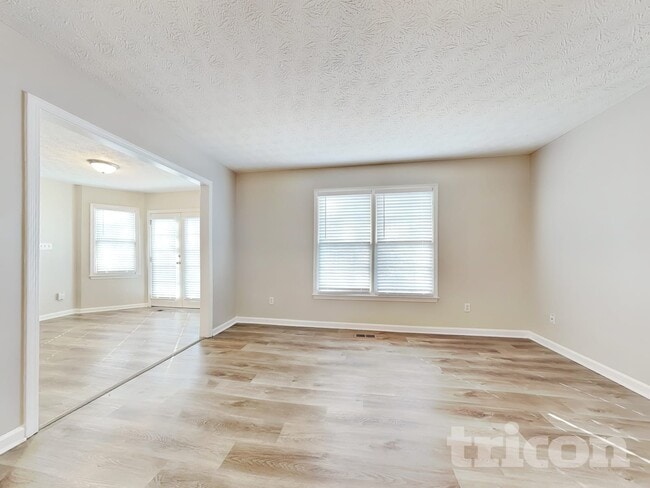 Photo - 220 Stevenson Trail