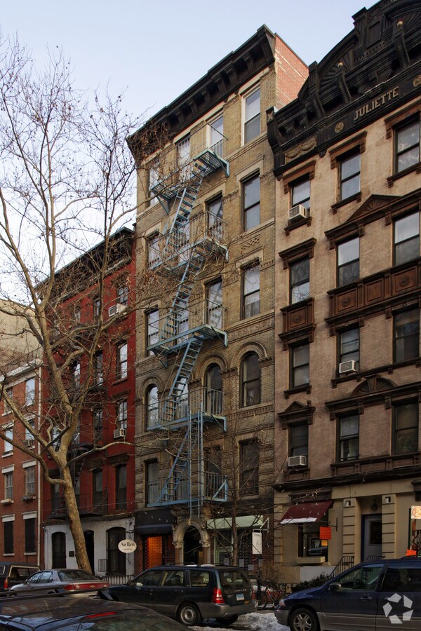 315 E 9th St - 315 E 9th St